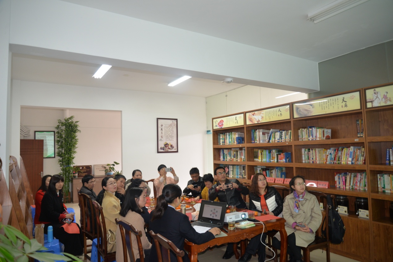 座谈会2.JPG