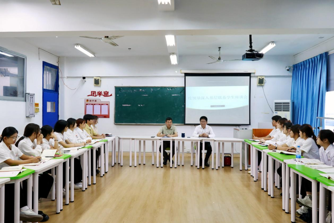 校党委副书记、纪委书记韩孟强深入我系召开学生座谈会