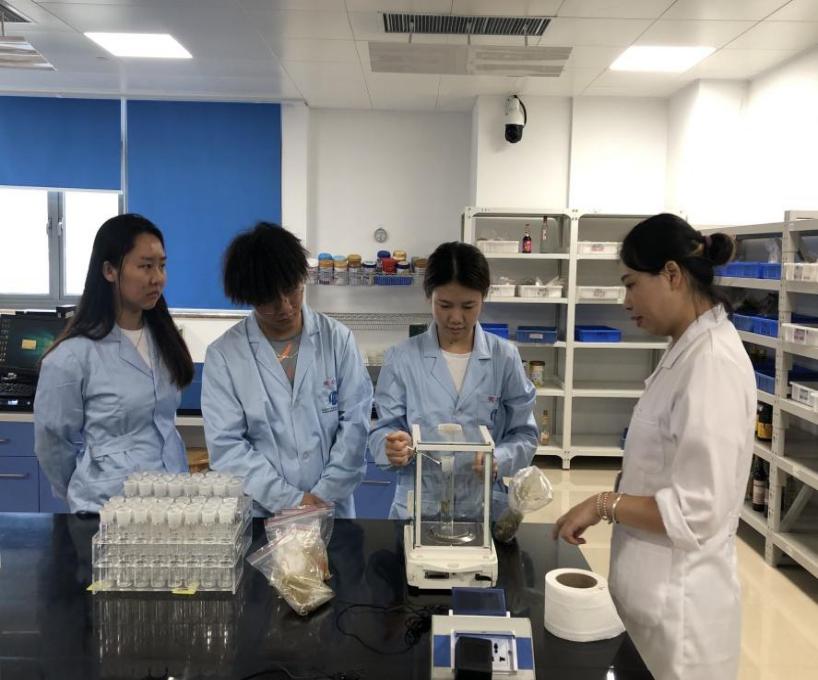 优秀指导教师照片2+福建省产品质量检验研究院食品检验研究所 优秀指导教师照片2+福建省产品质量检验研究院食品检验研究所